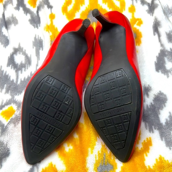 The limited high heel shoes red color size 9M - Picture 7 of 10